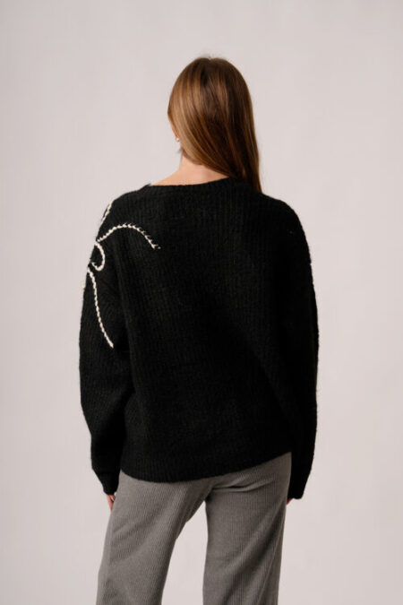Sweater 2 Flores Con Perlas Delanteros Y En Las Mangas Luciana - Imagen 3
