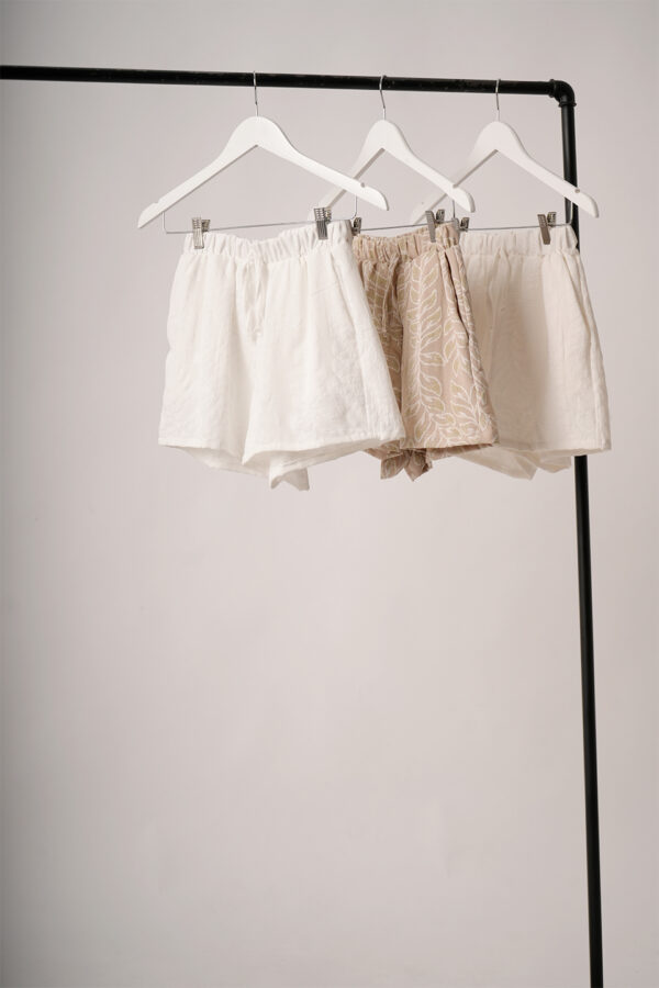 Short Cey Broderie Puffing Hojas Lika