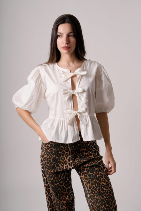 Blusa Poplin Con Volado Y 3 Moños Manga Fruncido Blonde