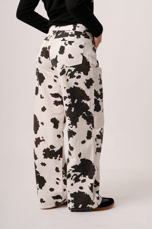 Pantalon Ancho Gabardina Estampada Tipo Vaca Molly