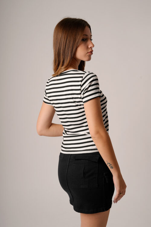 Remera Manga Corta Merlina Estampada Raya Mediana Gamy