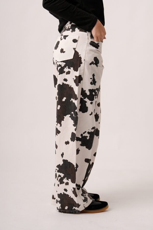 Pantalon Ancho Gabardina Estampada Tipo Vaca Molly