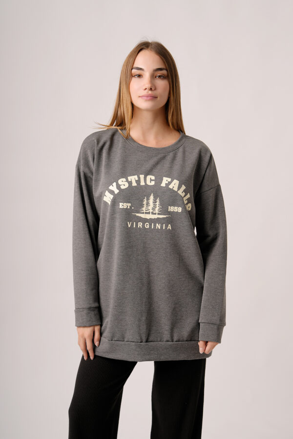 Maxibuzo Rustico Frizado Cuello Redondo Estampa Mystic Falls Virginia