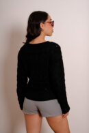 Sweater Corto Con Tachas Todo El Cuerpo Sidney