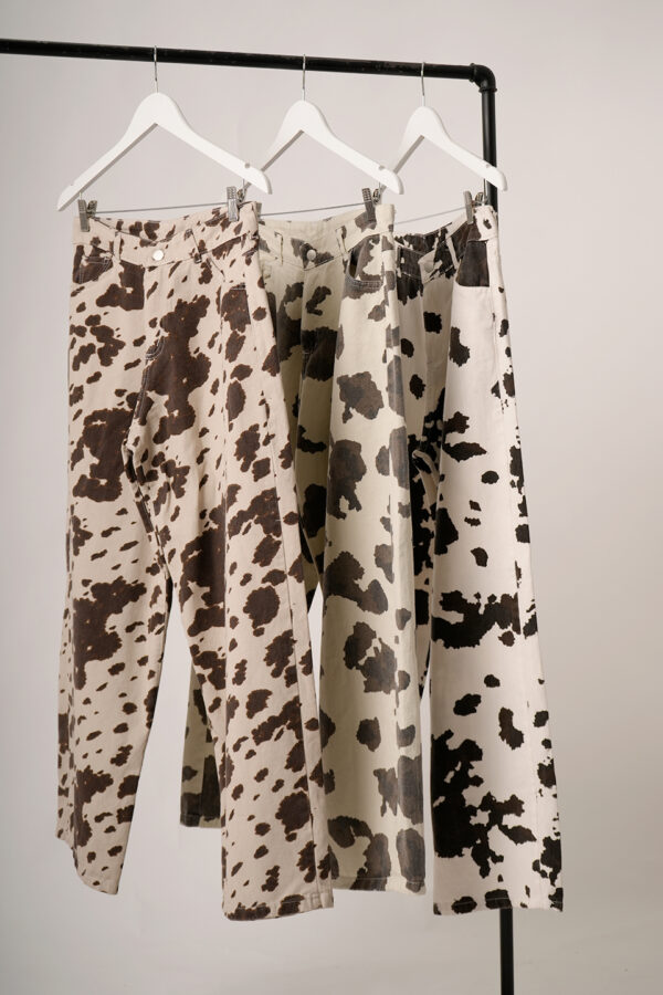 Pantalon Ancho Gabardina Estampada Tipo Vaca Molly