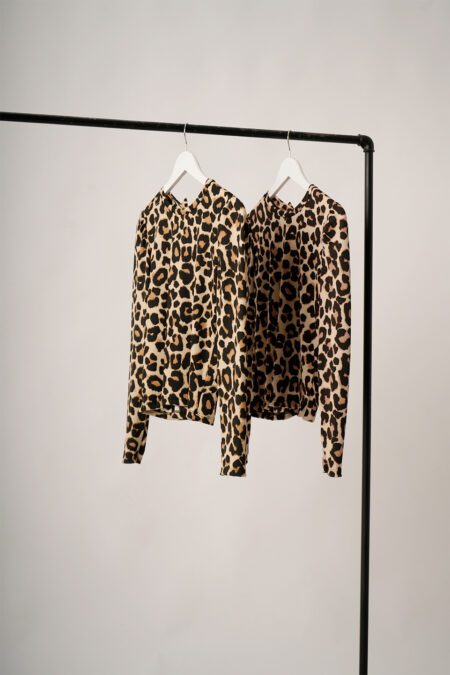 Buzo Manga Princesa Con Moño Atras Merlina Estampada Animal Print Sofia - Imagen 2