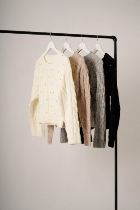 Sweater Corto Con Tachas Todo El Cuerpo Sidney - Imagen 2