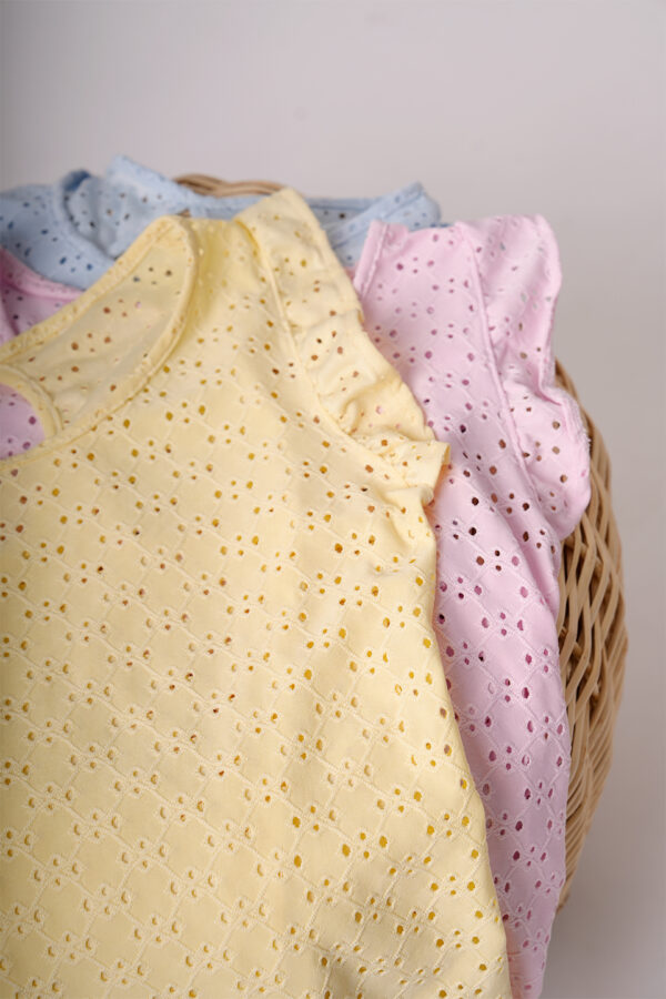 Musculosa Con Gota Broderie Punto 4 Puntos Vecky