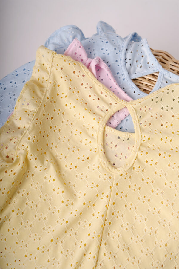 Musculosa Con Gota Broderie Punto 4 Puntos Vecky