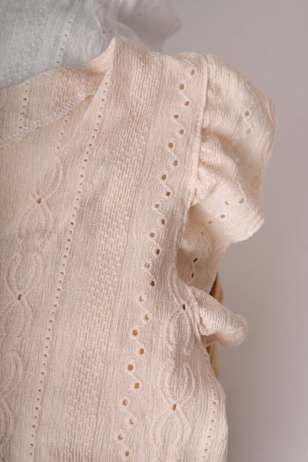 Musculosa Volado Con Botones Broderie Crep Jamaica