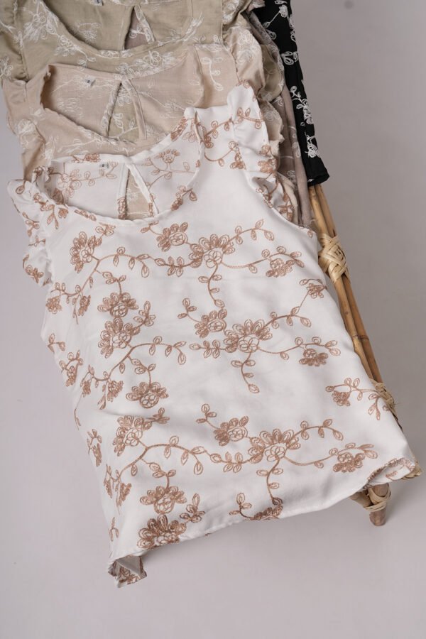 Musculosa Gota Lino Broderie Marisa