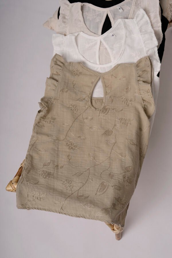 Musculosa Gota Lino Broderie Anahi