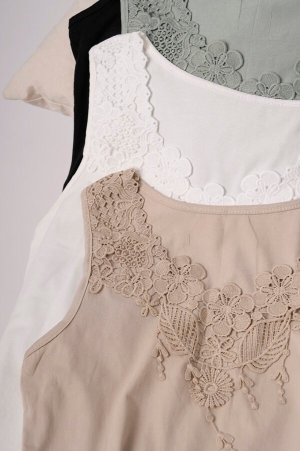 Musculosa Con Broderie Sky