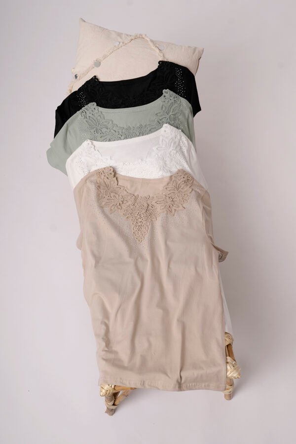 Remera Manga Corta Lycra Puntilla Tacha Broderie Kristen