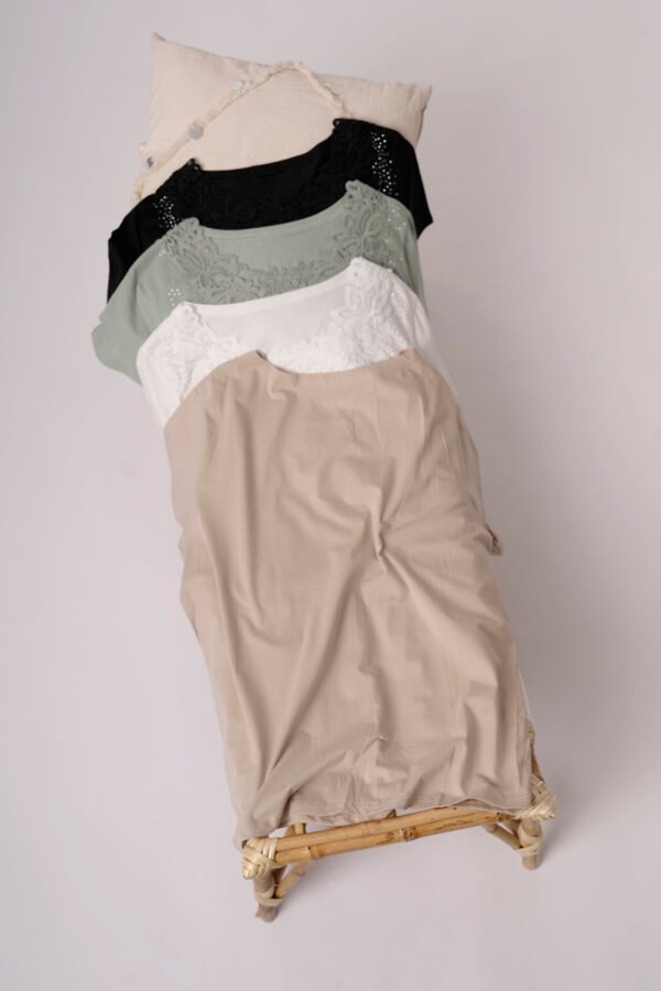 Remera Manga Corta Lycra Puntilla Tacha Broderie Kristen