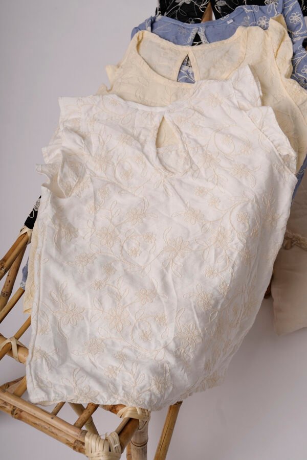 Musculosa Gota Lino Broderie Vane