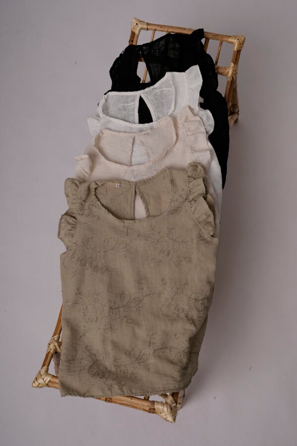 Musculosa Con Gota Tela Lino Broderie Sorina