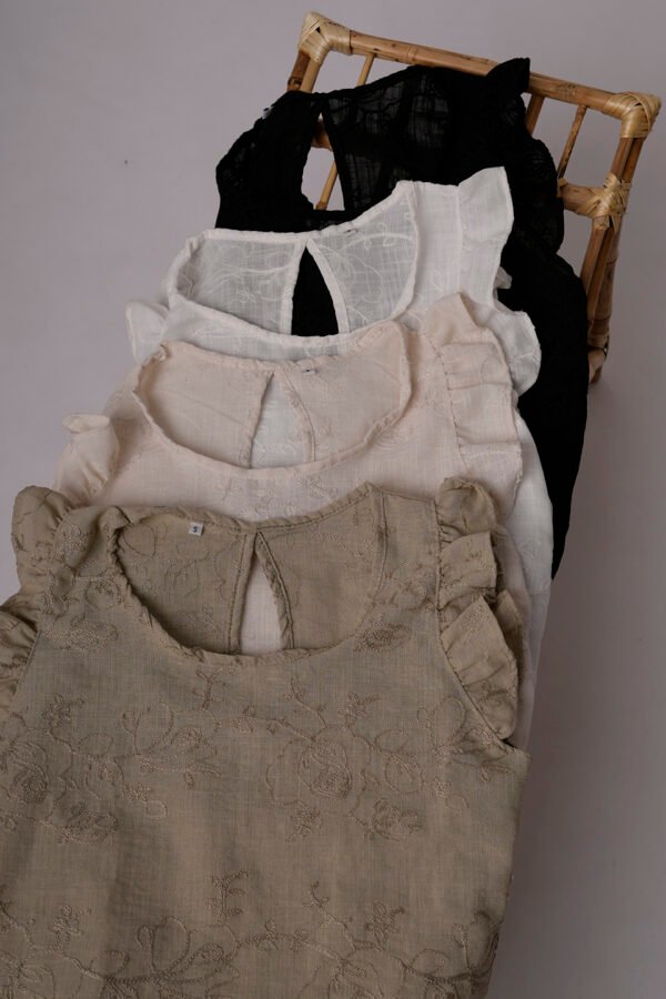 Musculosa Con Gota Tela Lino Broderie Sorina