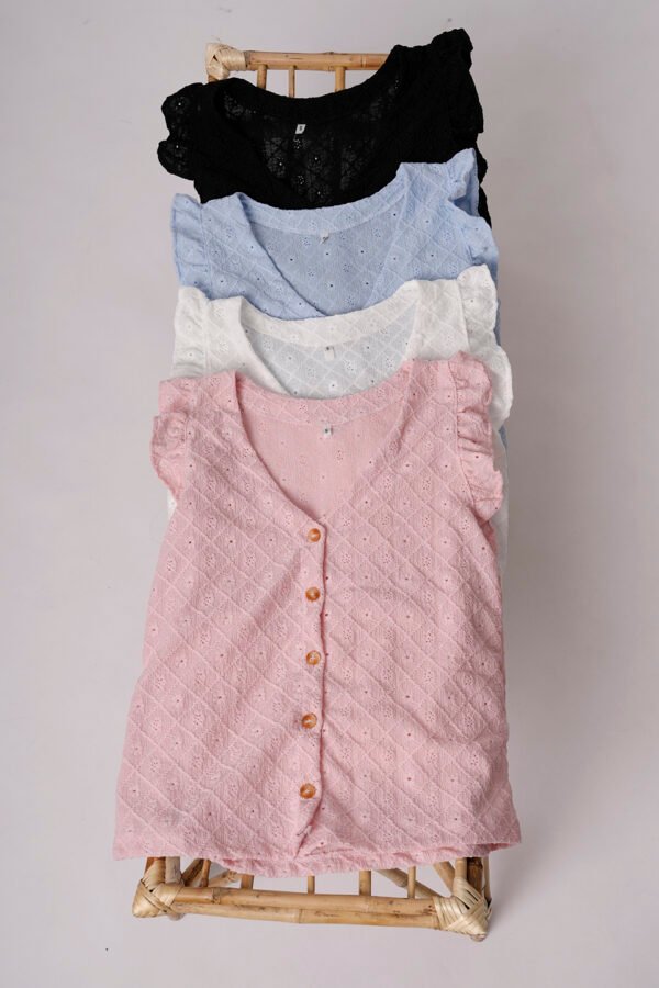 Musculosa Volado Con Botones Broderie Crep Bloom