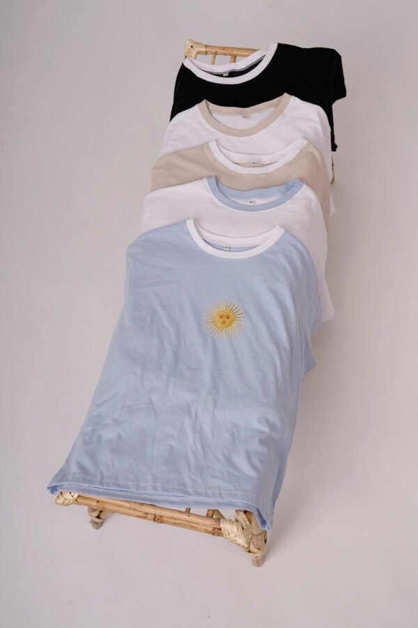 Remera Boxy Sol De Mayo DTF En El Medio SOLCITO