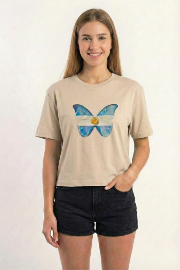 Remera Boxy Jersey 2-3-4 Mariposa En El Medio En DTF Argentina
