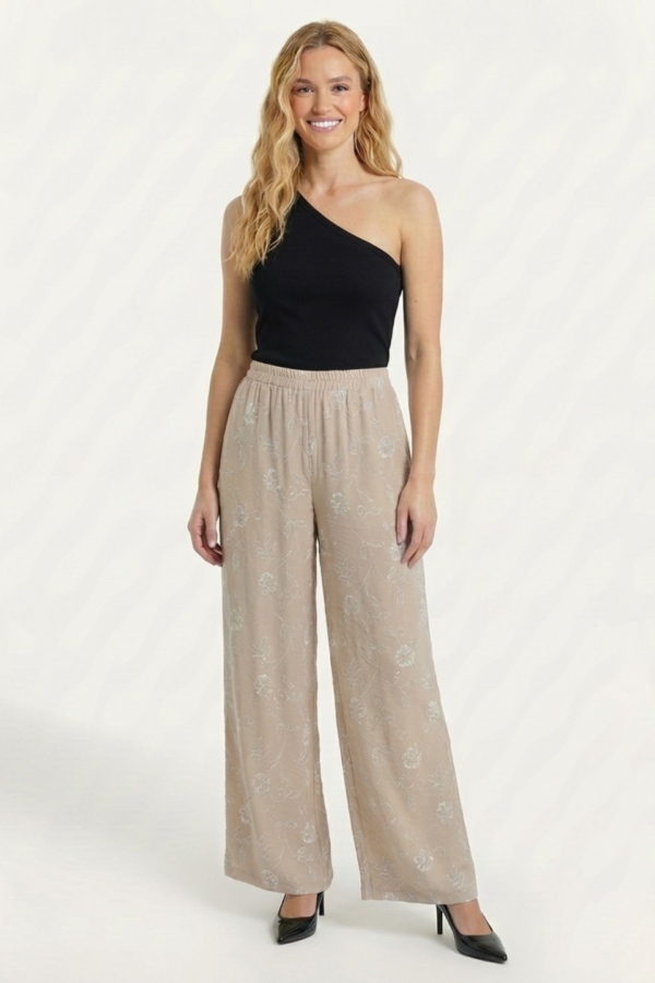 Palazzo Cey Puffing Floreana