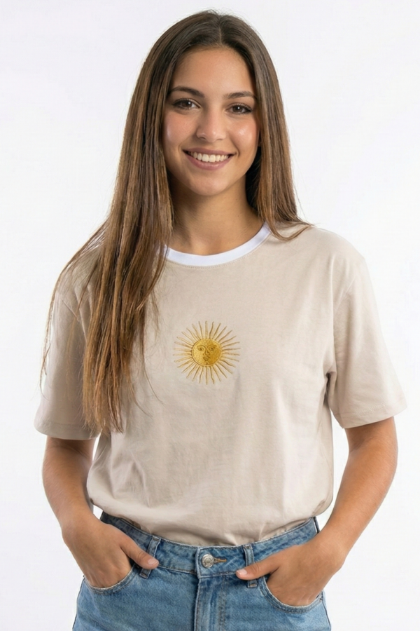 Remera Boxy Sol De Mayo DTF En El Medio SOLCITO