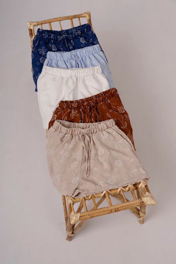 Short Cey Puffing Magnolia