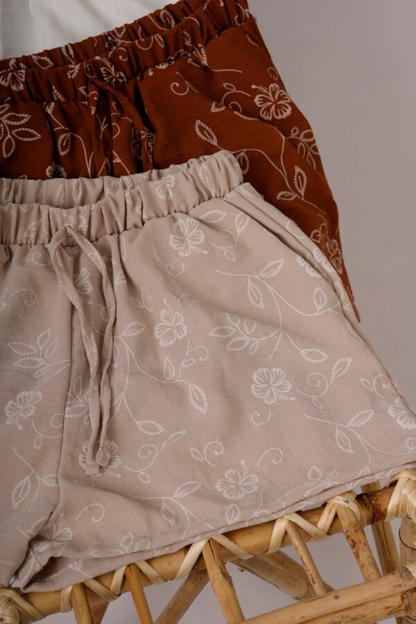 Short Cey Puffing Magnolia