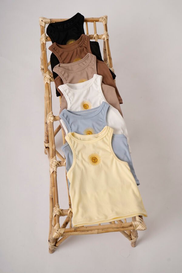 Top Basico Ribb Sol De Mayo Bordado En El Medio "LISETTE"