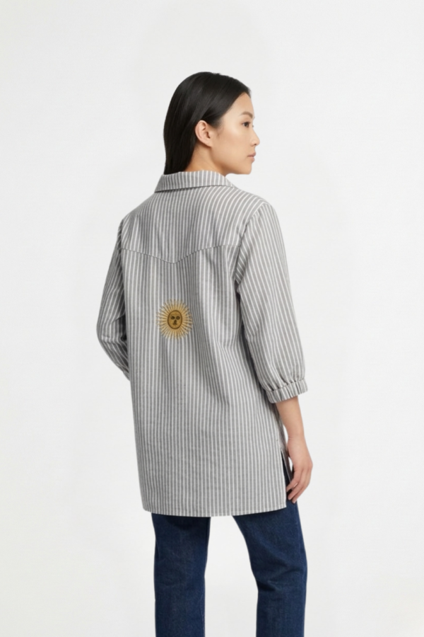 Camisa Larga Lino Rayado Manga Fruncida Sol Bordado "DELTA"
