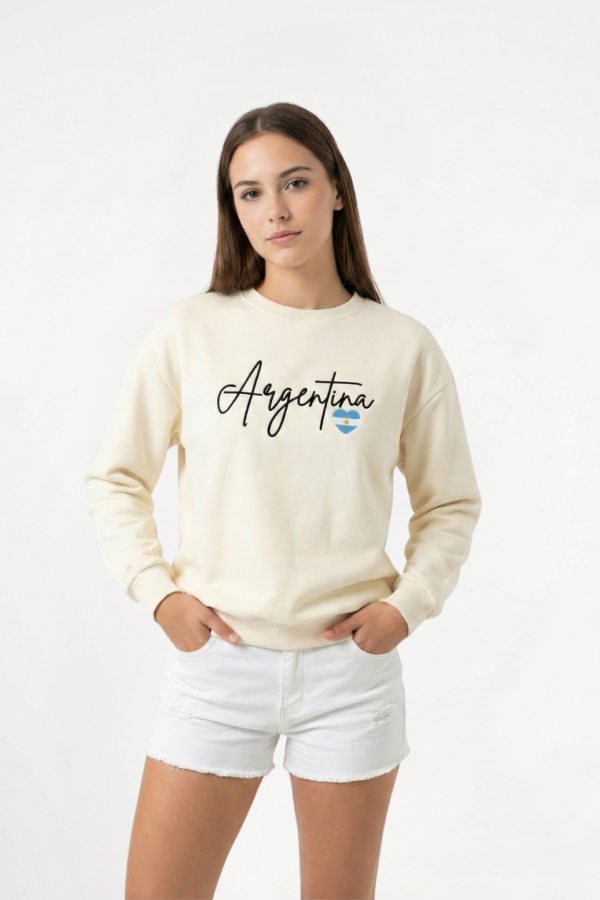 Buzo Frisado Cuello Redondo Argentina Y Corazon Bordado "GENTINA"
