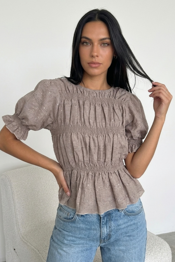 Blusa Lino con Tachas Fruncida Manga Corta Frunce "GER"